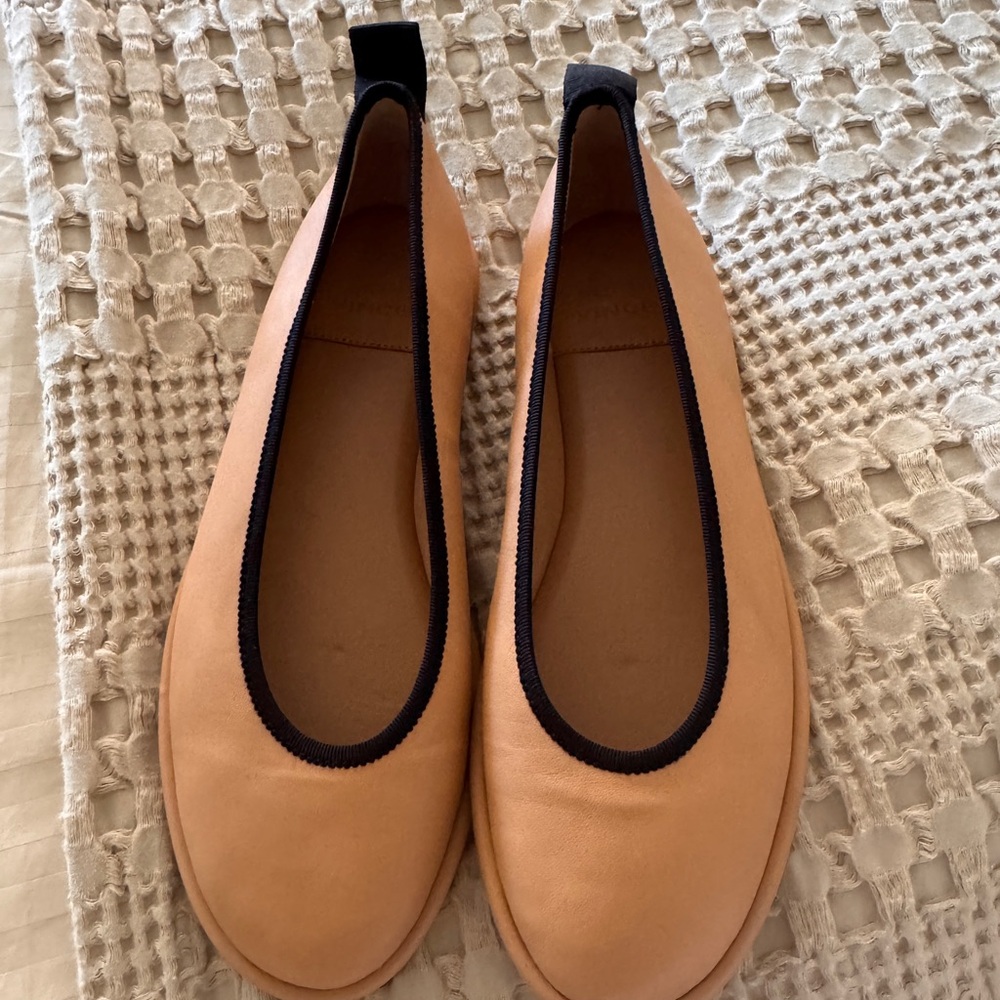 Vince Catalina Blush Flats in Size 6 NWT